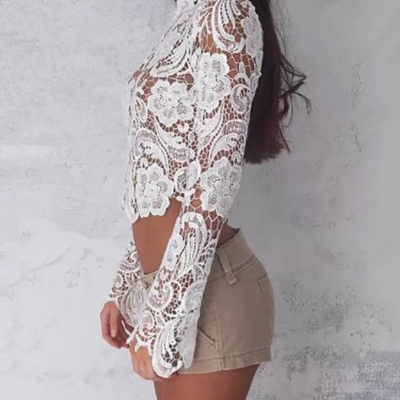 Chelsea Scalloped Lace Crochet Long Sleeve Top - Picture 3 of 5